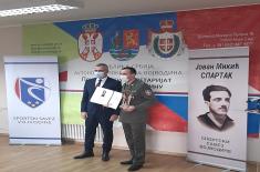 Lieutenant Goran Čegar receives “Jovan Mikić Spartak“ award