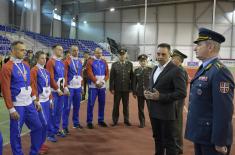 Министар Вулин са кадетима ВА који су освојили медаље у Москви: Војне школе омогућавају врхунске спортске резултате